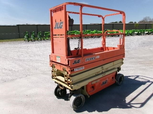 2019 JLG 1930ES