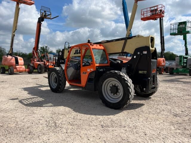 2024 JLG 742-3