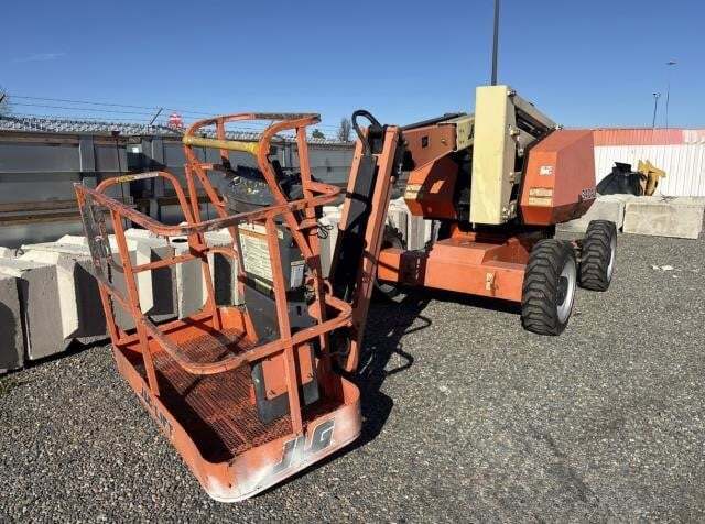 2018 JLG 340AJ