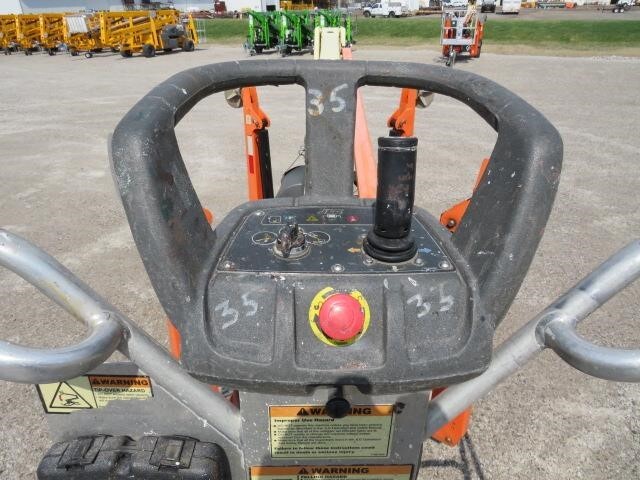 2019 JLG T350-18