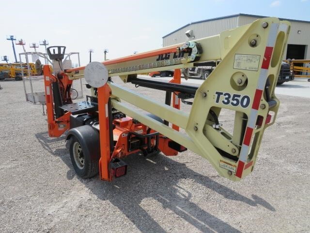 2019 JLG T350-8