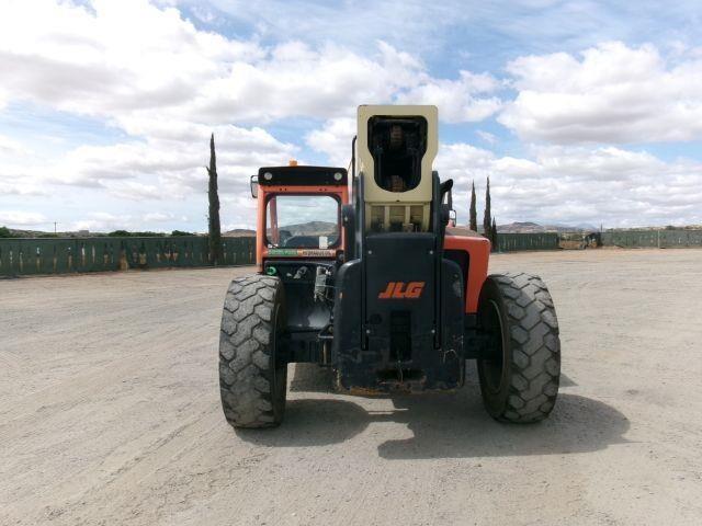 2017 JLG 1055-4