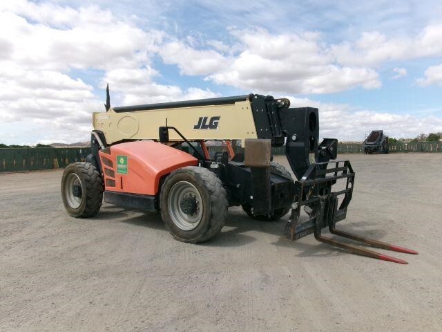 2017 JLG 1055-7