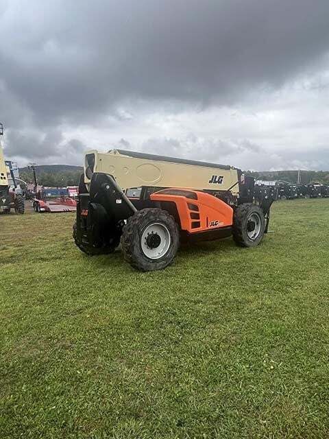 2022 JLG 1055-6