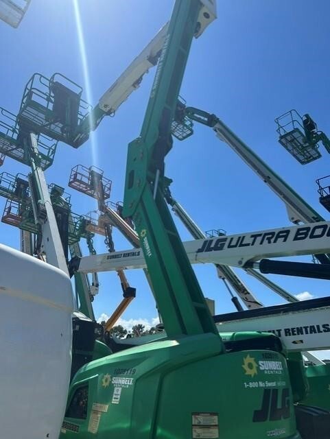 2017 JLG 450AJ-5