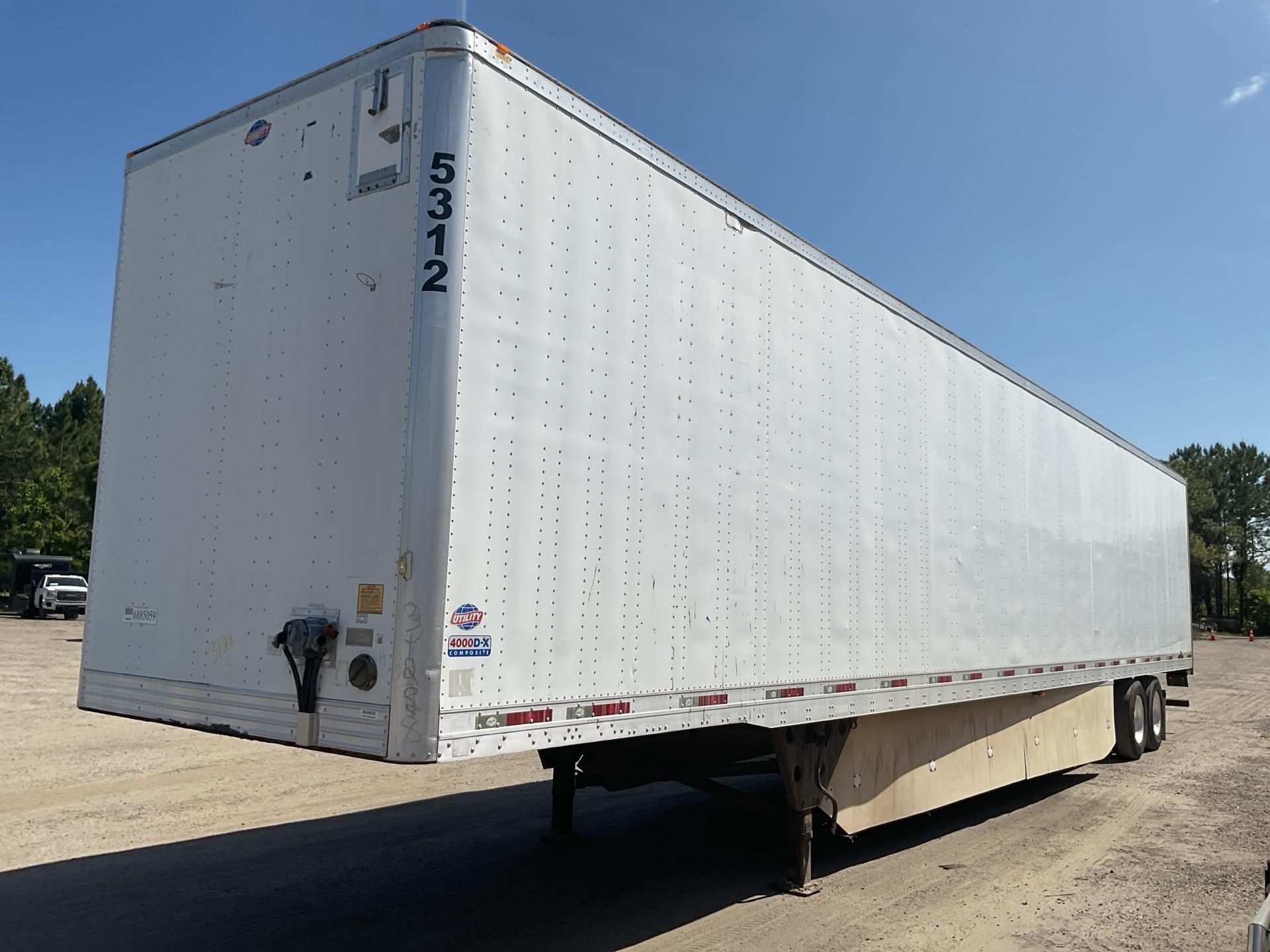 Photo of a 2014 Utility 4000DX