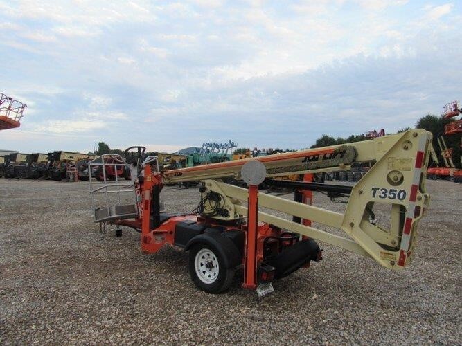 2019 JLG T350-8