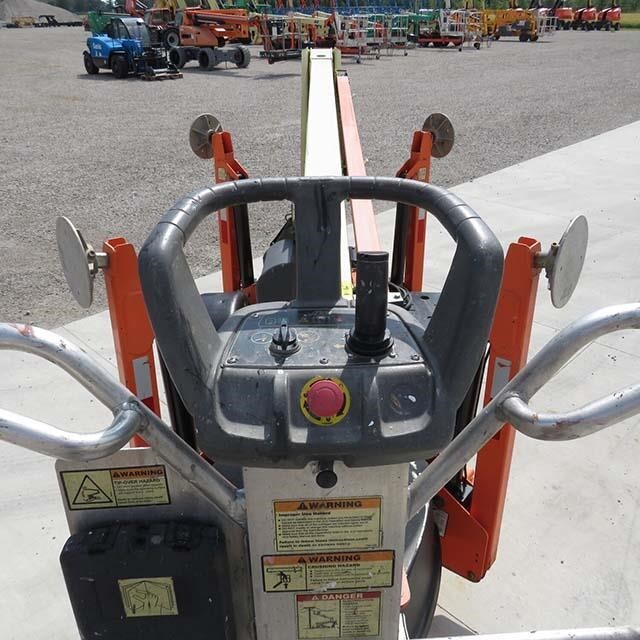2019 JLG T350-10