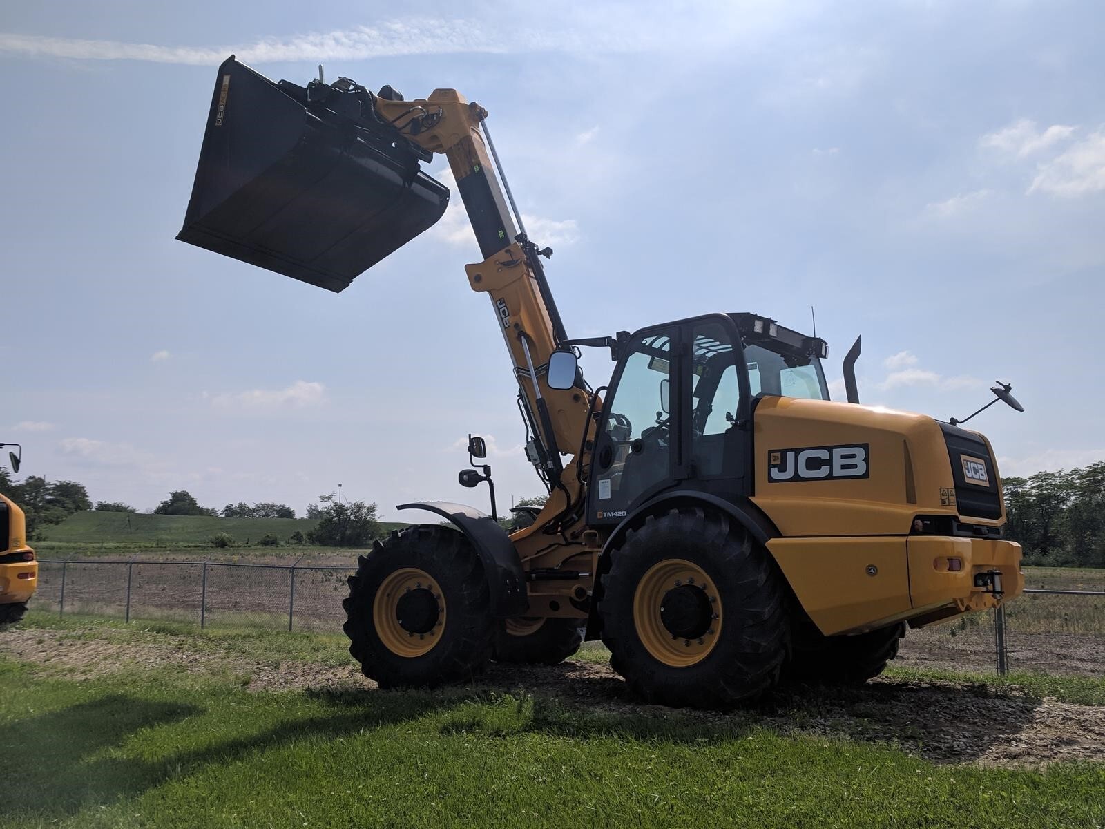 2025 JCB TM420